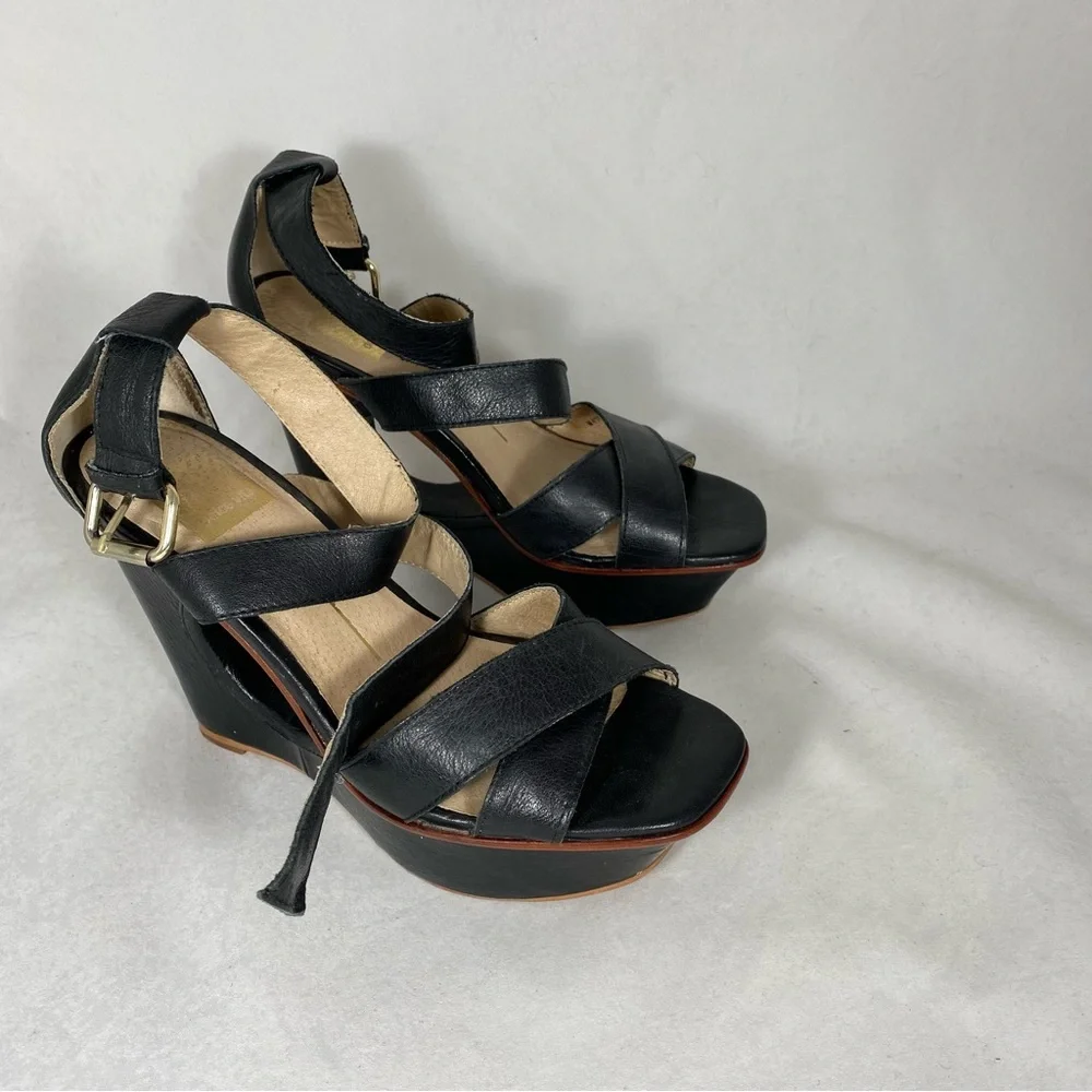 Dolce Vita Orla Cutout Leather Wedge Platform Sandal